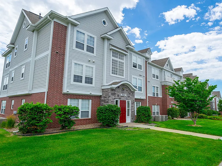 West Hampton Park Apartment Homes — Photo 55