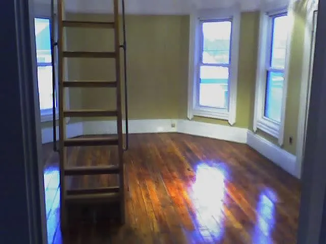 2421 W 7th St photo 1