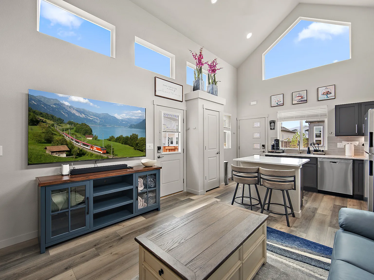 2 bed, 796 sqft, $2,995 — Photo 3