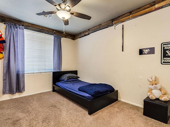 3rd image of 3431 E Linda Ln