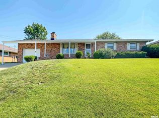 1506 N 11th St, Pekin, IL 61554