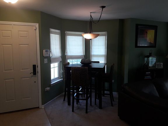 5th image of 1660 Grove Ave Unit A