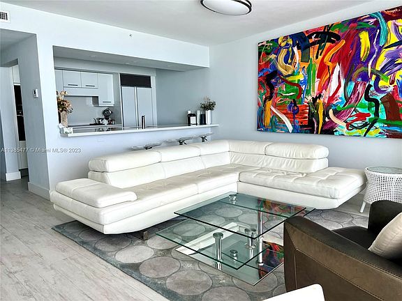 3rd image of 1455 Ocean Dr APT 606