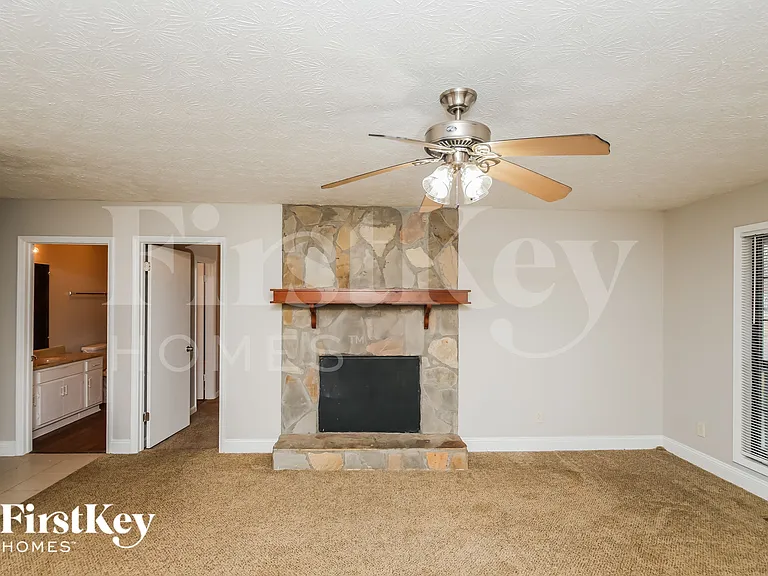 2475 Smith Ave SW — Photo 3