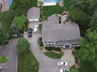 2 Hayes Hill Dr, Northport, NY 11768