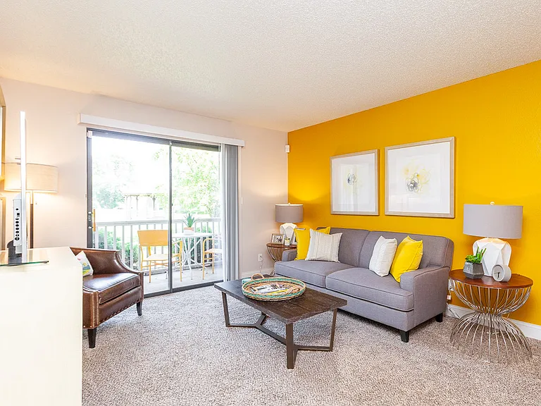 The Reserve At Barry Apartments — Photo 22