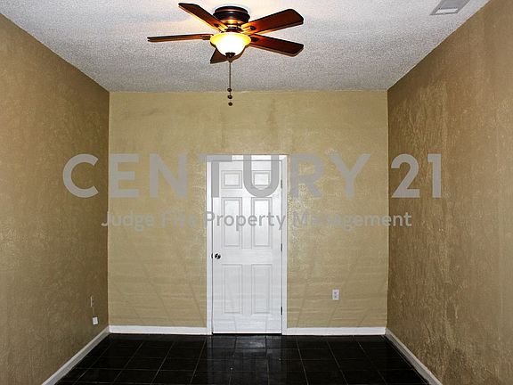 4th image of 12028 Hoblitzelle Dr