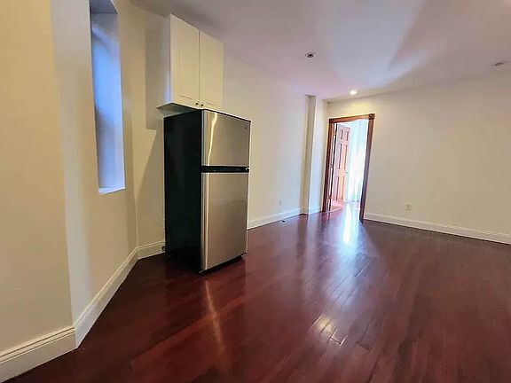 5th image of 146 W 10th St #4W