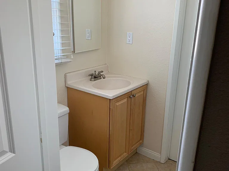 9030 Swinton Ave — Photo 23