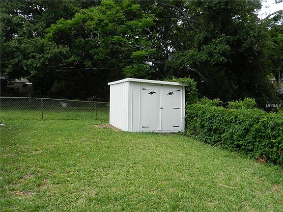 4th image of 1400 S Hillcrest Ave