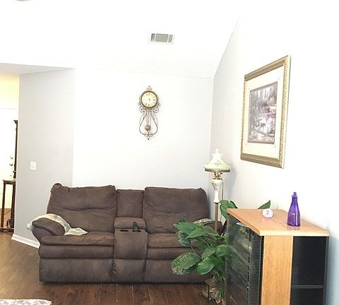 5th image of 186 Zachary Dr