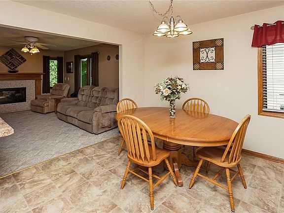 4th image of 1206 NW Cedarwood Dr