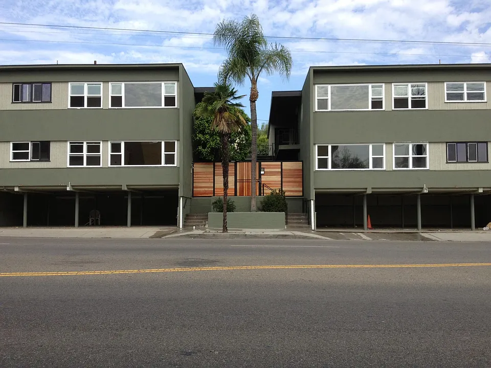 1765 S Robertson Blvd #4