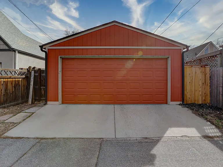 145 S Corona St — Photo 22
