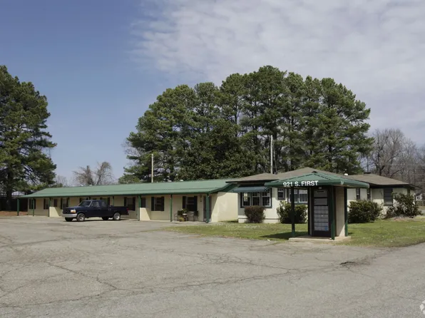 Oxford Apartments