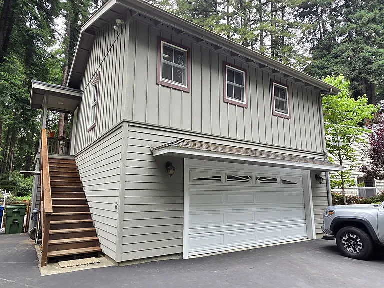 Crest Dr — Photo 1