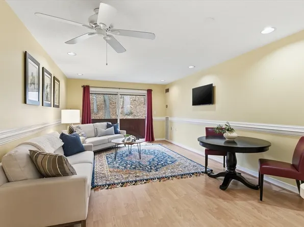100 Rosemary Way APT 231, Needham, MA 02494