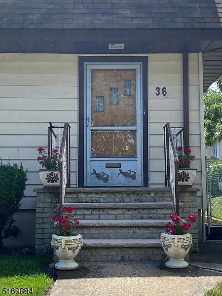 1st image of 36 Comley Pl