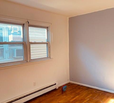 5th image of 22 Bryant Ave