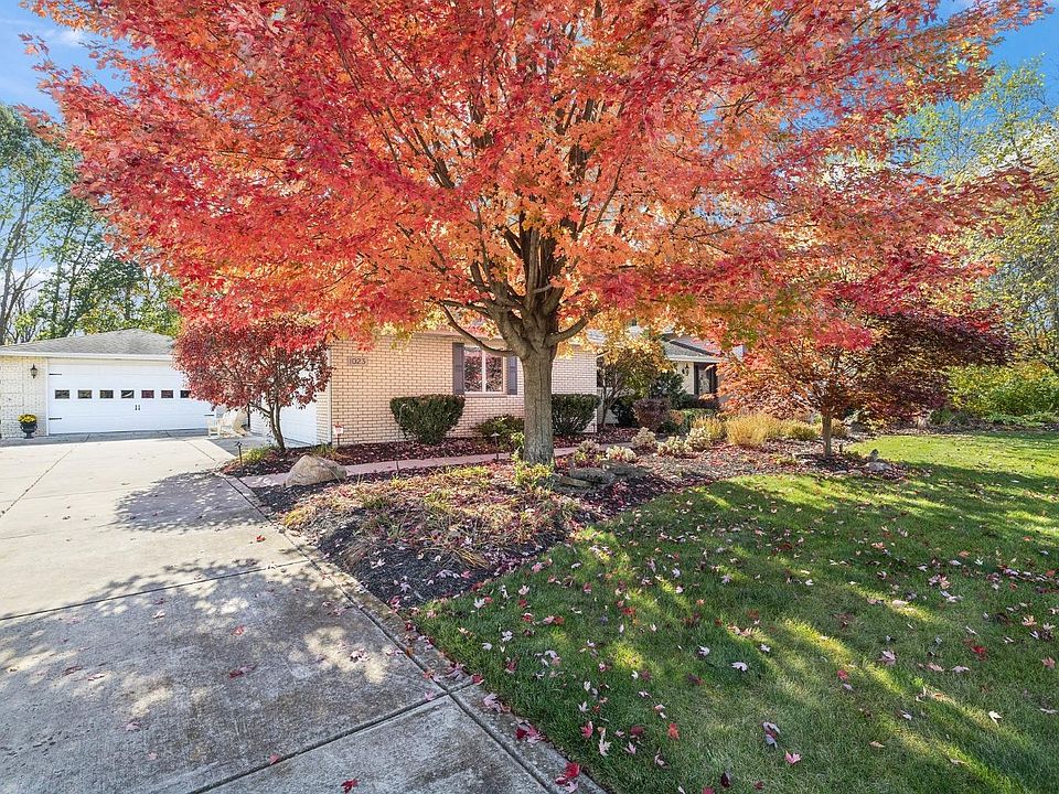 1023 Greenview Dr, Crown Point, IN 46307 | MLS #540692 | Zillow