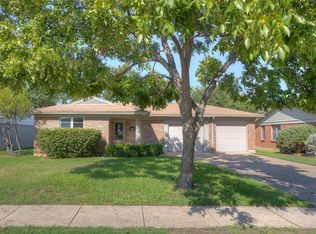 3712 Stadium Dr, Fort Worth, TX 76109