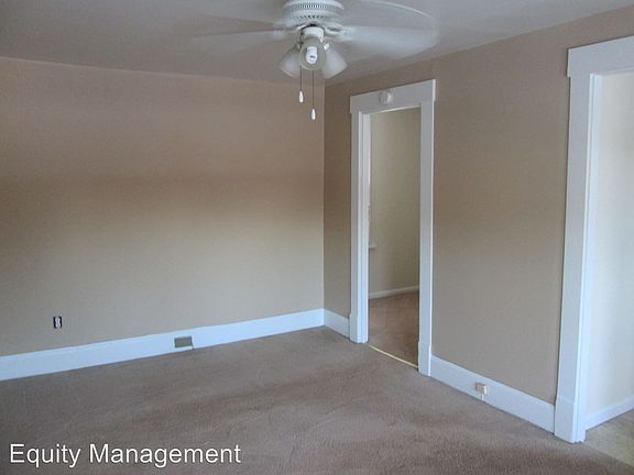 4th image of 5914 Belmont Ave