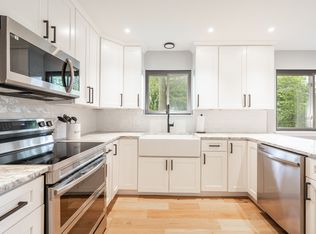 760 Heritage Vlg #A, Southbury, CT 06488