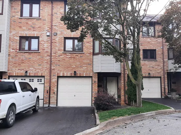 37 Old Firehall Ln #17, Vaughan, ON L4L 8W3