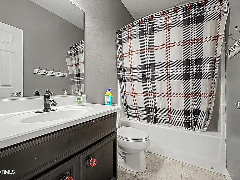 1502 W Alder Rd — Photo 17