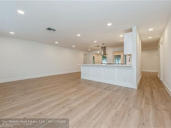 3rd image of 3690 Joseph Dr