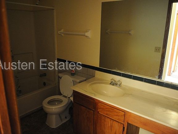 3rd image of 3319 Draycott Ct