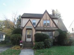 15 Elwood Dr, Springfield, MA 01108