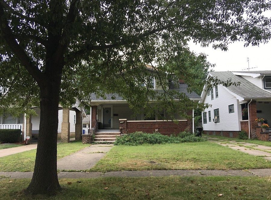 1st image of 1076 E 174th St