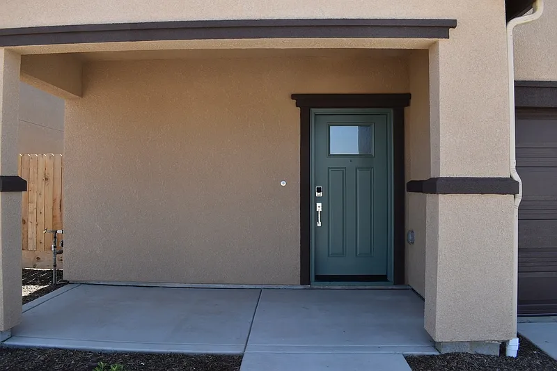 4 bed, 2.5 bath, 1924 sqft, $2,350 — Photo 4