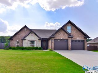 145 Mountain Cove Dr, Trinity, AL 35673