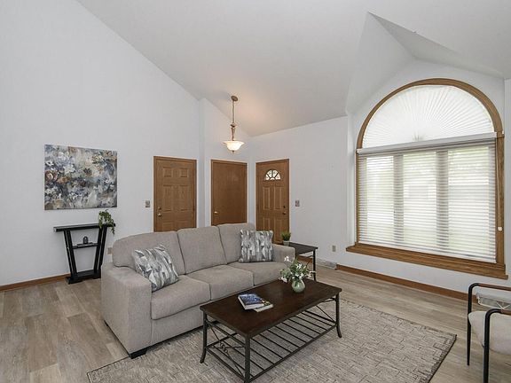 2nd image of 1215 Timber RIDGE