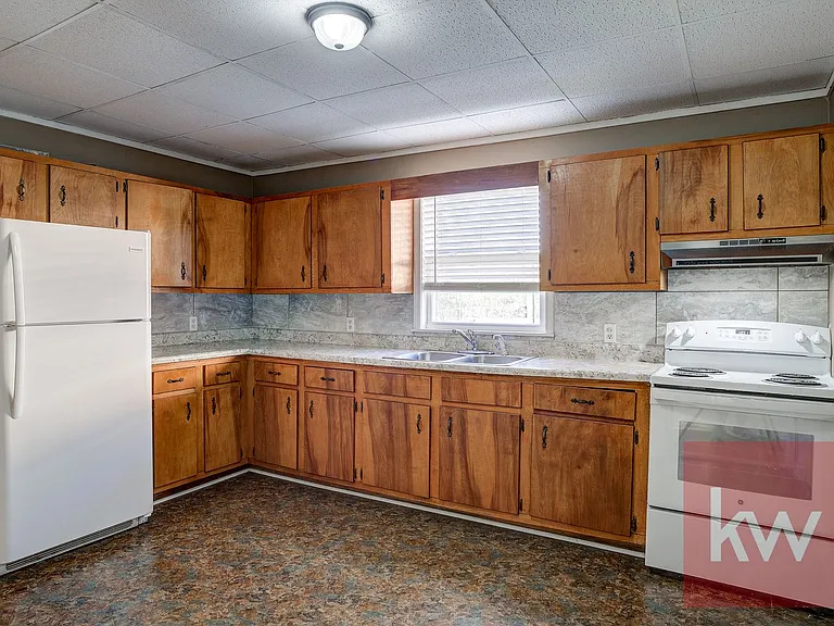 314 Wilson Ave — Photo 16