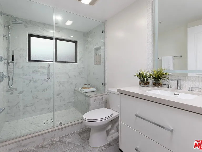 155 N Hamilton Dr #102 — Photo 28