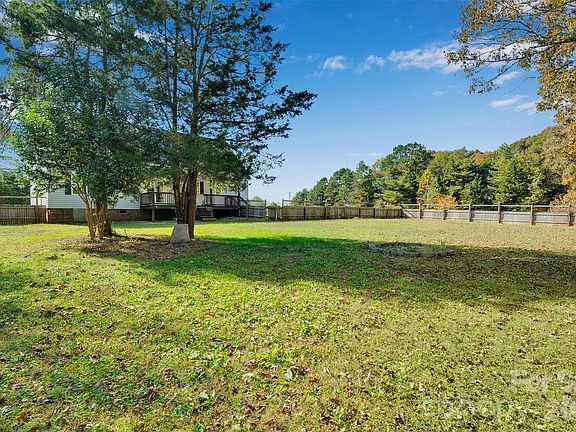 3rd image of 513 Weathers Creek Rd