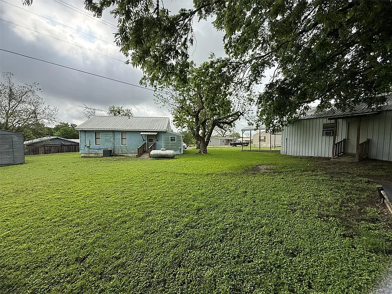 1203 County Road 254 — Photo 3