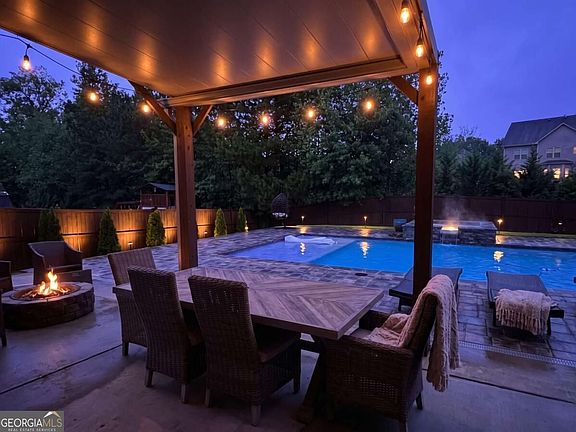 3rd image of 2080 Poplar Ridge Pl