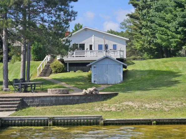 5944 Westshore Dr, Oscoda, MI 48750