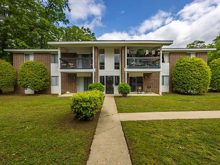 Landmark Woods Apartment Homes — Photo 15