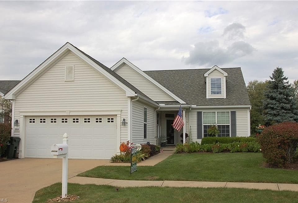 1st image of 33238 Waterview Ct