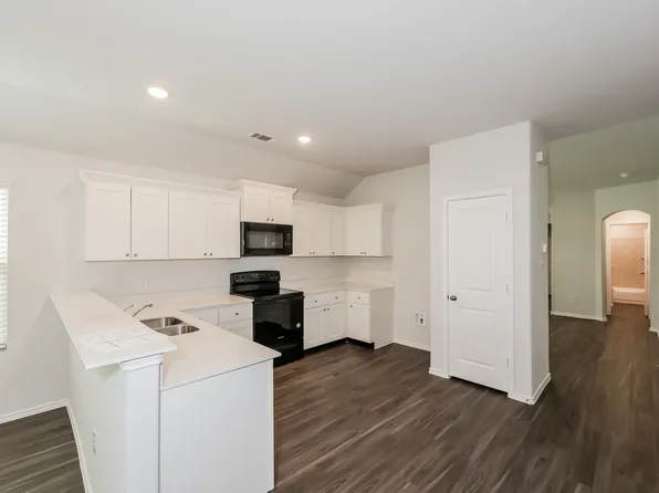 515 Sussex Dr, Everman, TX 76140