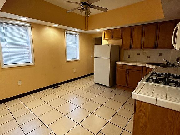 4th image of 133 Liberty St #1