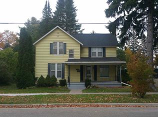 303 E Dixon Ave, Charlevoix, MI 49720