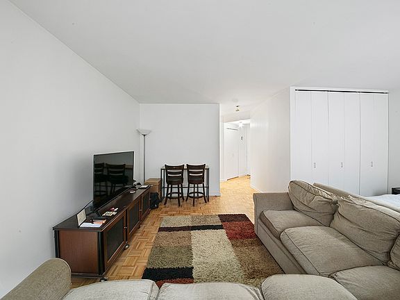 3rd image of 145 E 48th St APT 6G