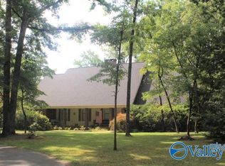 932 8th Ave NE, Arab, AL 35016