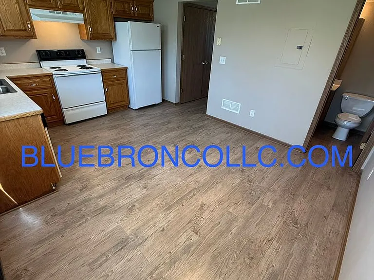 621 Willow Ln — Photo 4